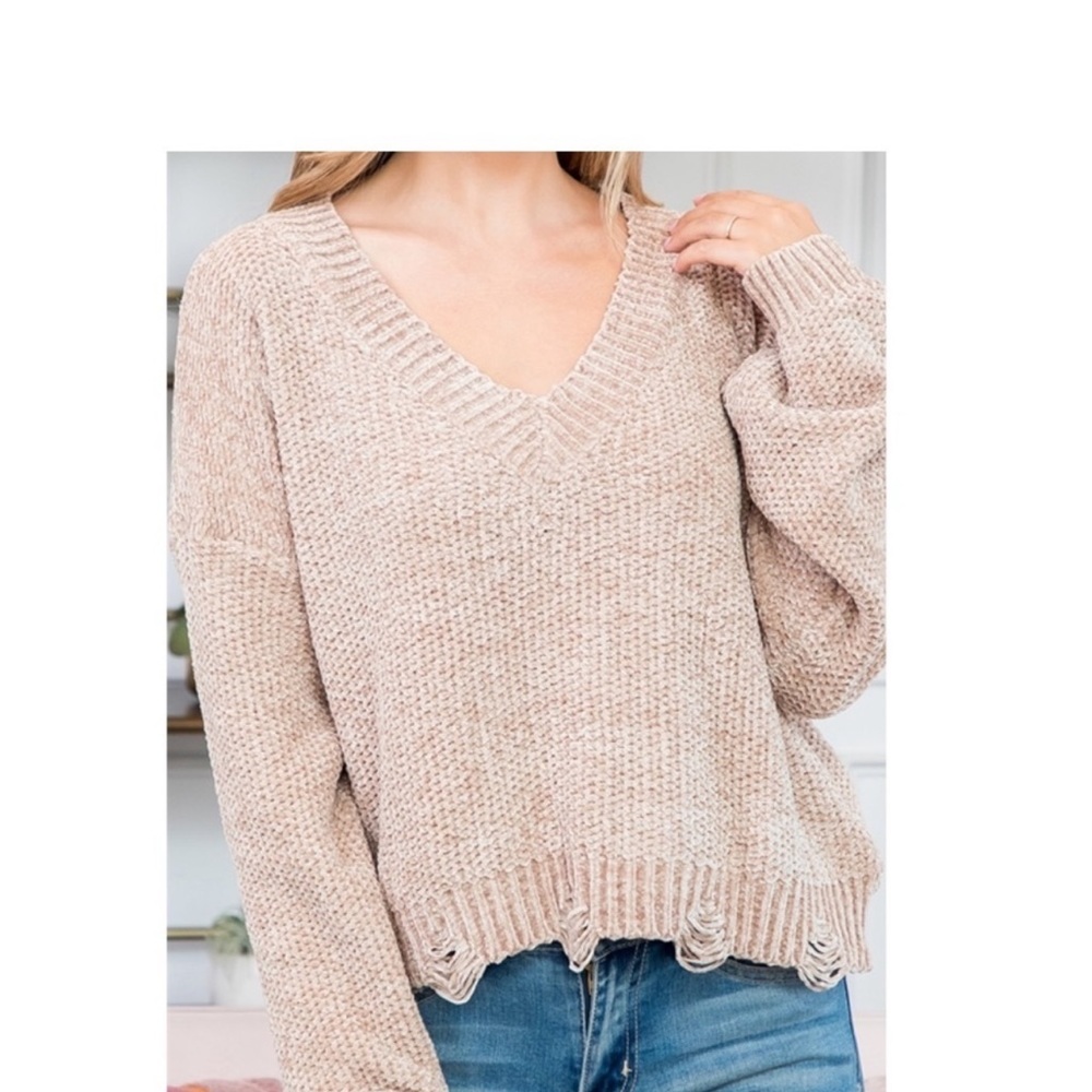 Distressed Detail V-Neck Cable Knit Chenille Sweater - Picture 3 of 5